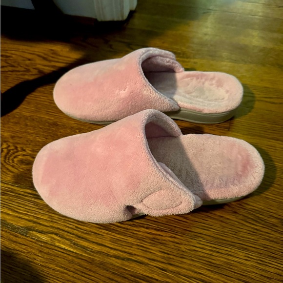 Vionic Women’s Gemma Mule Slipper - Picture 4 of 7